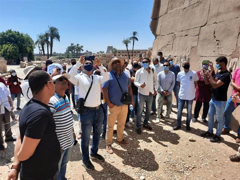 المرشدين السياحيين