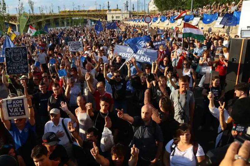 المجر.. احتجاجات للمعلمين بسبب تدنى الأجور فى بودابست