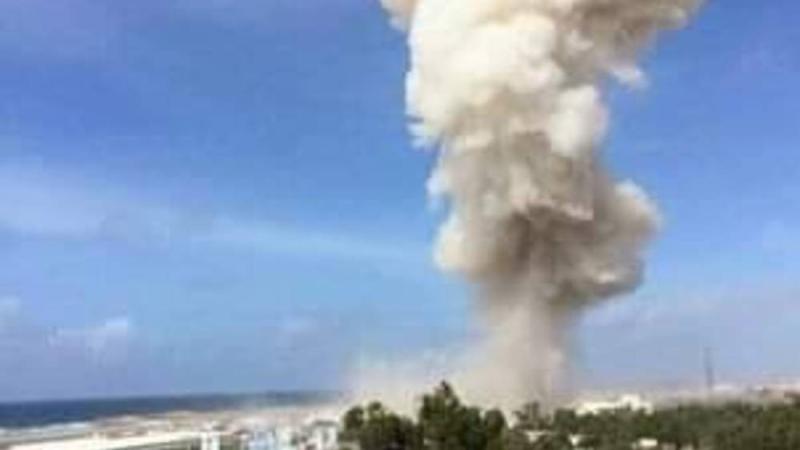 قنابل ومتفجرات.. هجوم عنيف على فندق بالقرب من القصر الرئاسي في مقديشو