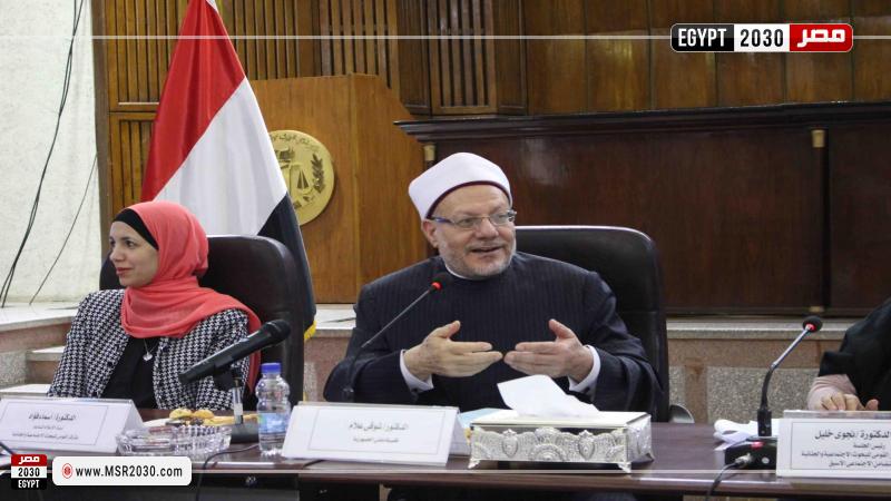 الدكتور شوقي علام خلال الحلقة النقاشية