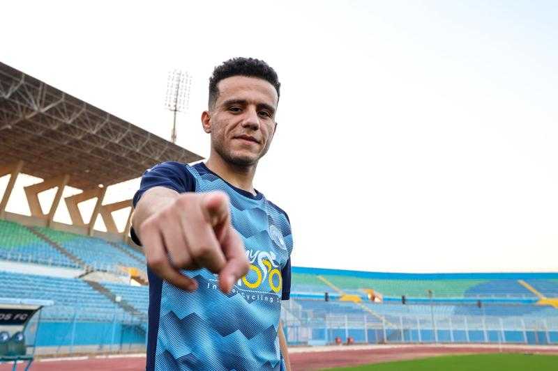 الزمالك ضد بيراميدز.. جماهير الأبيض تهاجم مصطفى فتحي