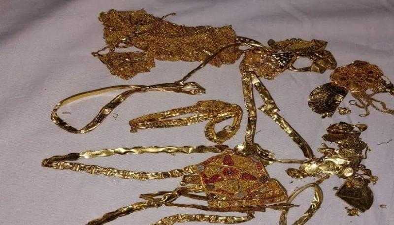 جمارك السلوم تضبط تهريب كمية من المشغولات الذهبية