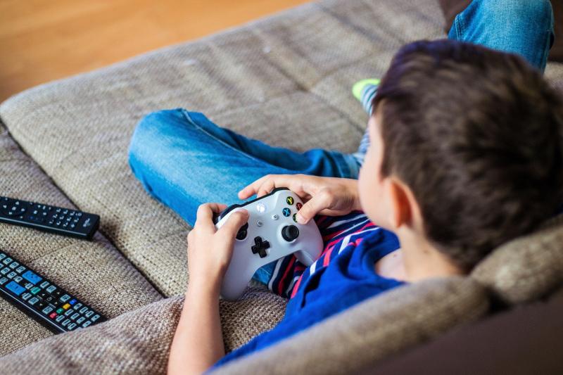 أستاذ علم اجتماع: ألعاب الفيديو تؤثر على قلب الأطفال وتجعلهم يميلون إلى العدوانية.. «فيديو»