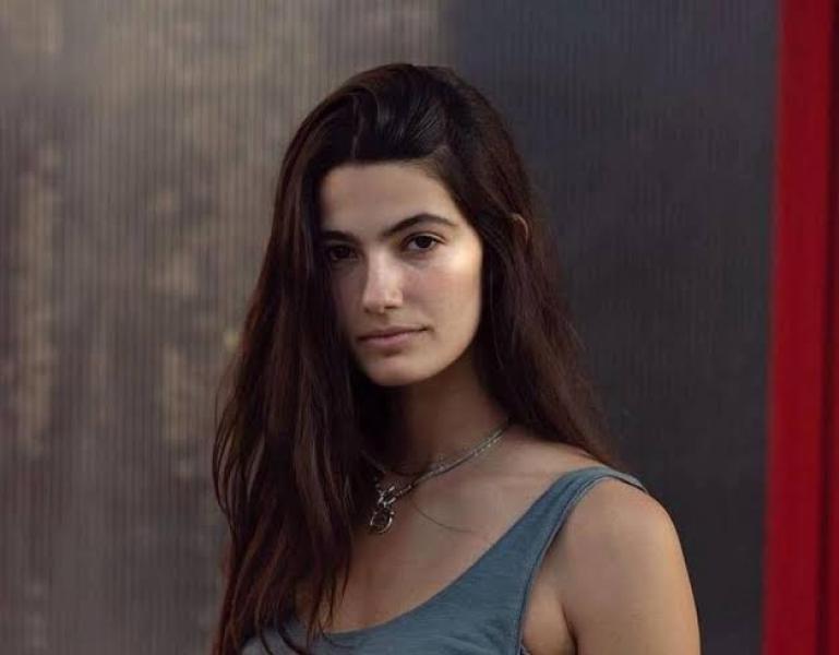 تارا عماد تثير الجدل بإطلالة جريئة عبر «إنستجرام»