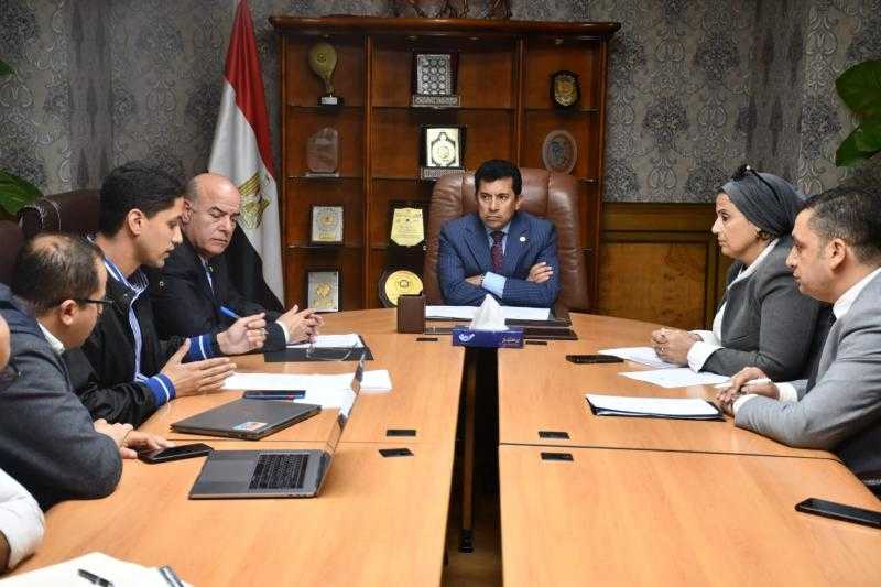وزير الرياضة يبحث الاستعدادات الخاصة بانطلاق ماراثون زايد الخيري