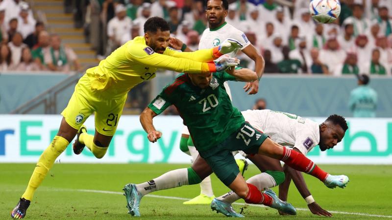 السعودية تتلقى هدفين في 5 دقائق أمام المكسيك