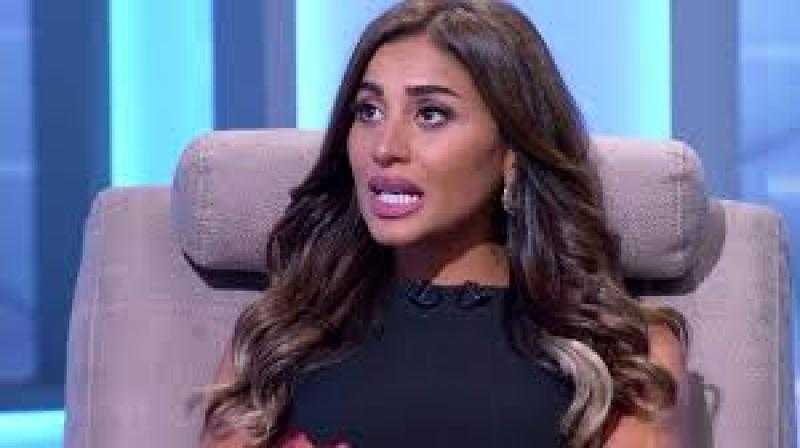 بعد عمرو دياب.. دينا الشربيني تعلن ارتباطها وتعلق ”شخص لذيذ جدًا”