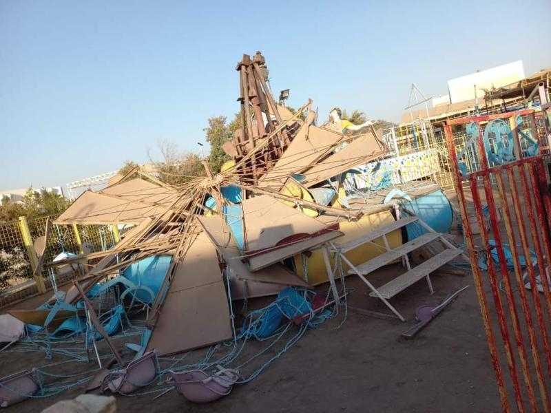 شاهد.. الصور الأولى لحادث سقوط سلسلة ملاهي بألومنيوم نجع حمادي