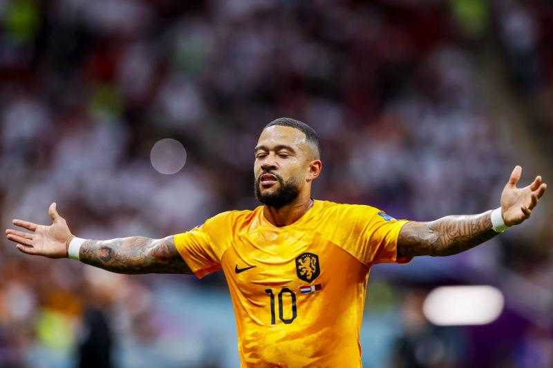 منتخب هولندا يضرب أمريكا بهدفين في الشوط الأول بكأس العالم