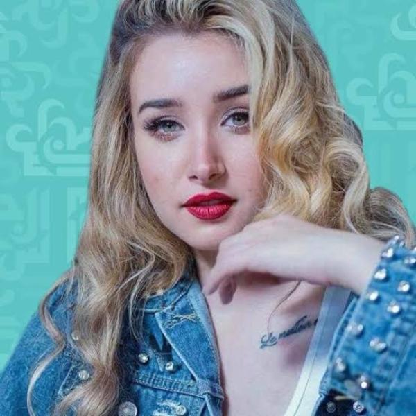 شاهد.. هنا الزاهد بإطلالة ناعمة عبر إنستجرام