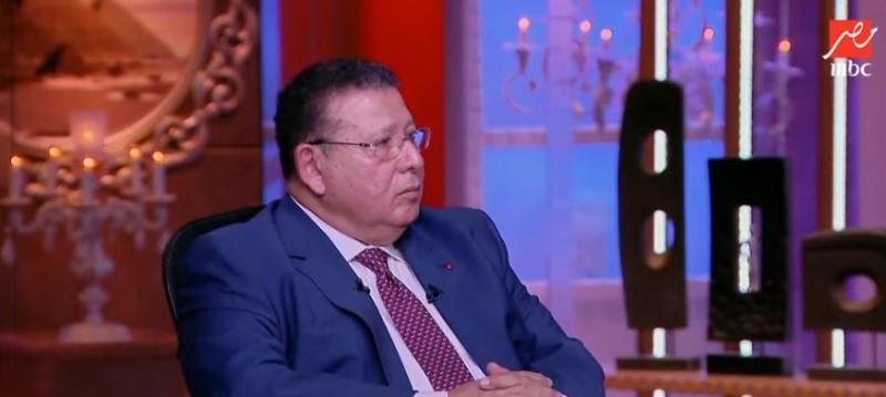 خبير أمني يوضح الطريقة القانونية للتعامل مع السايس غير القانوني.. «فيديو»