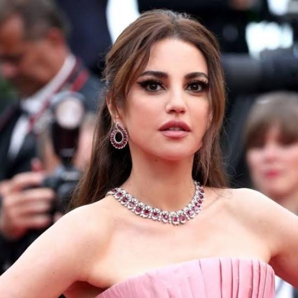 بالأسود.. درة زروق بإطلالة جريئة عبر «إنستجرام»