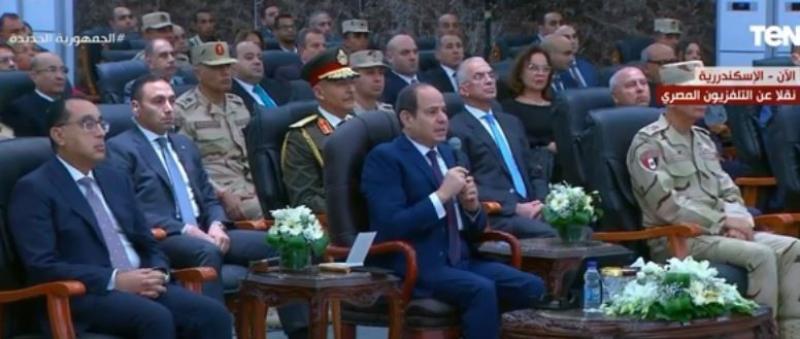 السيسي للشعب: «إحنا بنحطكم في الصورة علشان تعرفوا»