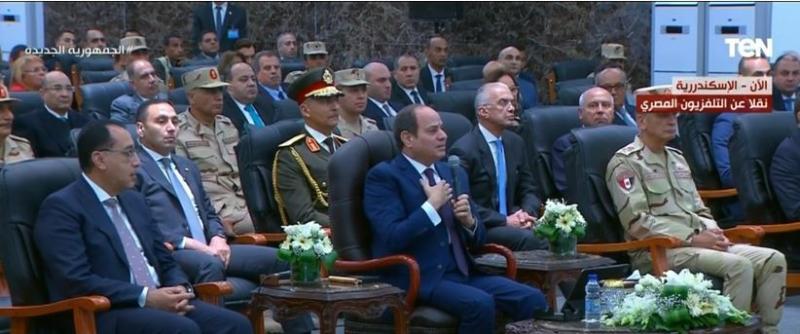 السيسي: «لو مكنش حصل تعدي على حرم الطرق كنا ممكن نعملها بربع التمن».. فيديو
