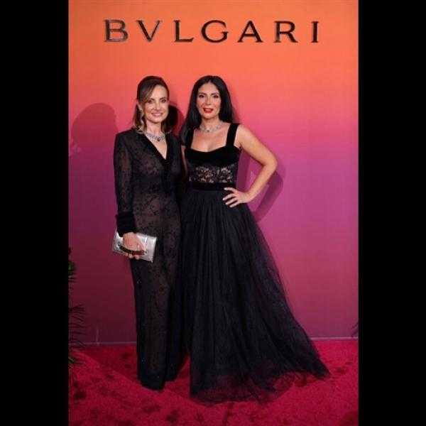 سعر صادم لفستان منى زكي في حفل بلغاري يثير الجدل على السوشيال ميديا