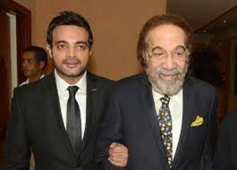 نجل محمود ياسين ينتقد عددا من الصحفيين