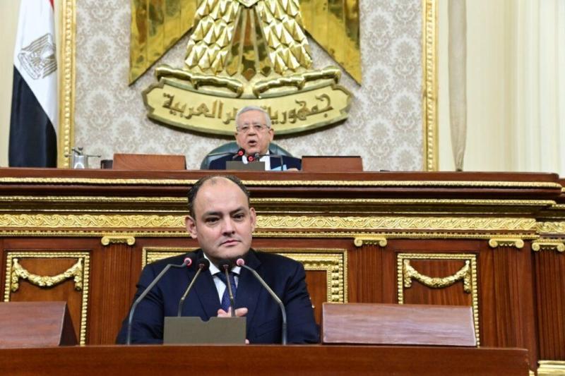 «وزير الصناعة» يكشف عن شروط وإجراءات استخراج الرخصة الذهبية