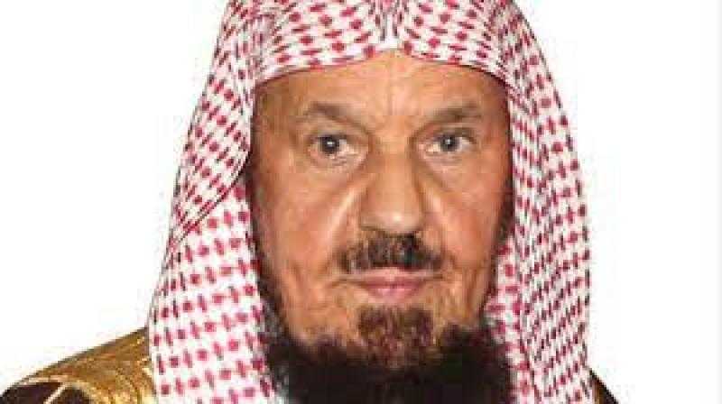 هل يعتبر الطبيب قاتل عند استخدام الإبرة للتعجيل بموت شخص؟.. الشيخ المنيع يحسم الجدل - فيديو