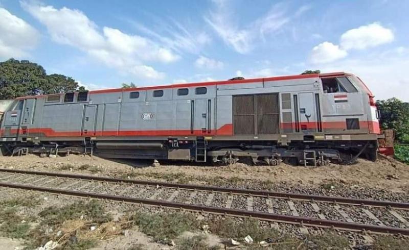 خروج قطار عن القضبان بمحطة القنطرة غرب بالإسماعيلية.. صور
