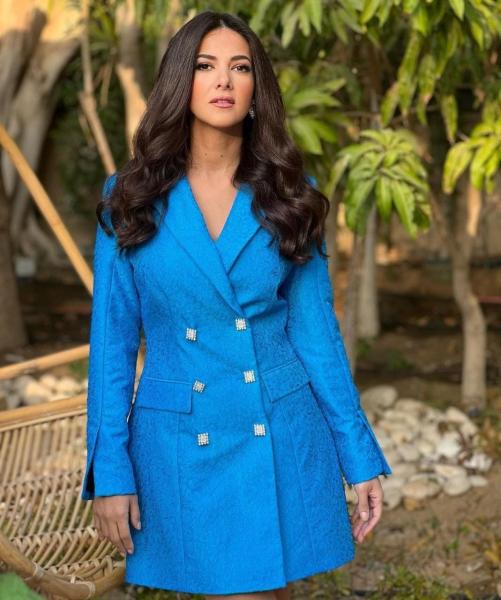 بإطلالة زرقاء.. الجمهور يمازح دنيا سمير غانم على سوشيال ميديا