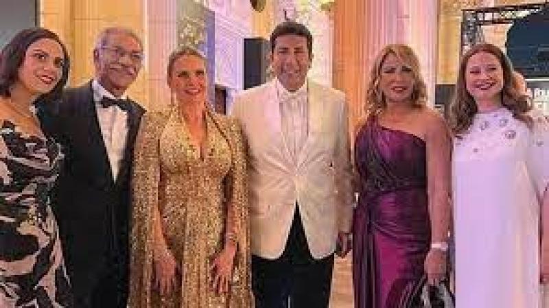 شاهد.. هاني رمزي برفقة يسرا وريا أبي راشد في مهرجان البحر الأحمر بجدة