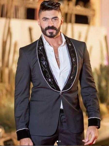 صور رومانسية للفنان خالد سليم برفقة زوجته ورسالة غرامية عبر إنستجرام