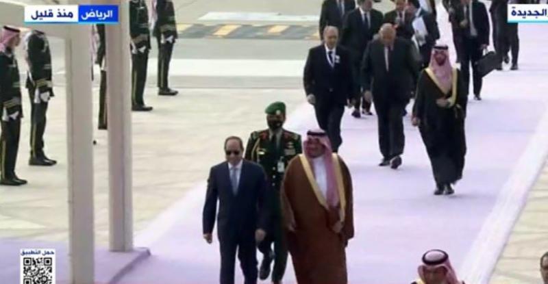 شاهد.. لحظة وصول السيسي الرياض للمشاركة في القمة العربية الصينية الأولى
