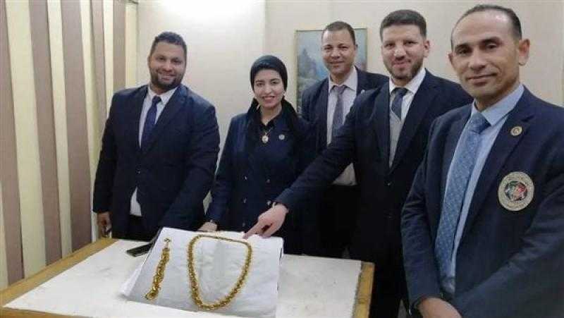 القبض على راكب بحوزته 930 جرام من المشغولات الذهبية بمطار القاهرة