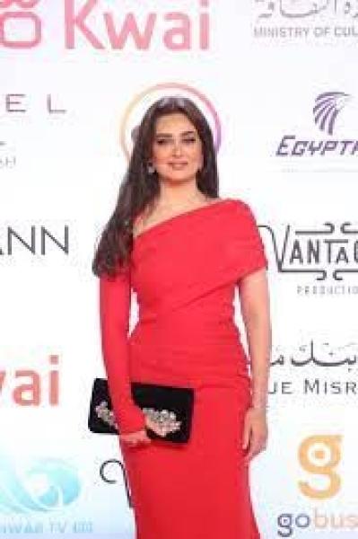 هبة مجدي تثير إعجاب جمهورها بإطلالة ملفتة