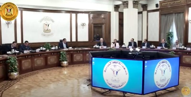 شاهد.. اجتماع رئيس الوزراء لمتابعة المشروعات الجاري تنفيذها بجنوب سيناء