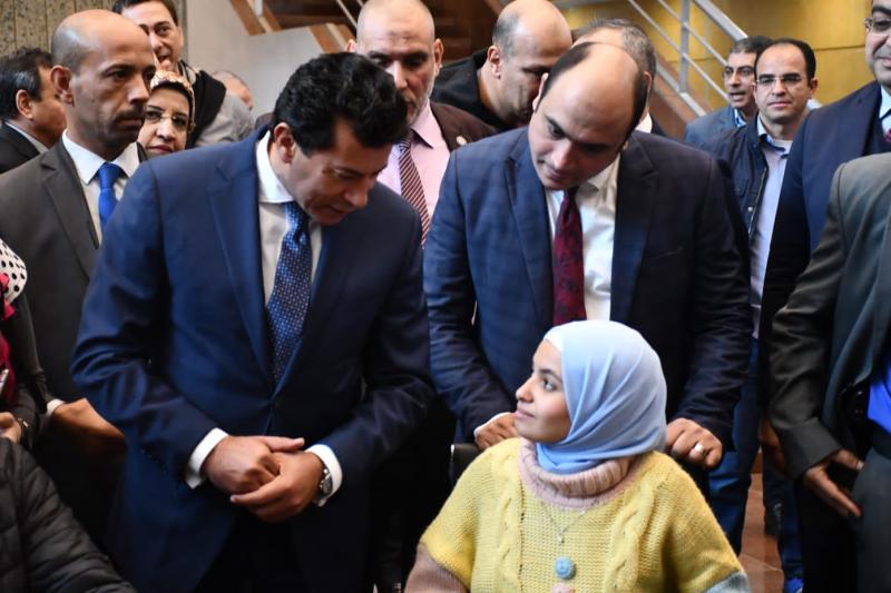 وزير الشباب والرياضة 