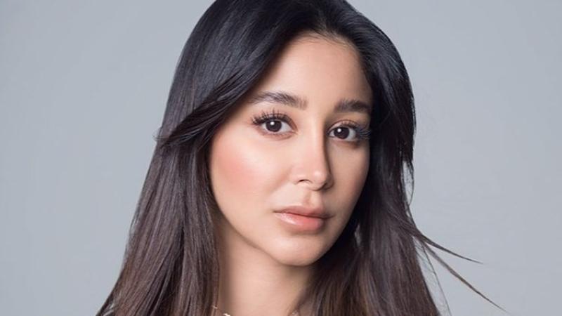 إطلالة ناعمة للفنانة أسيل عمران عبر إنستجرام