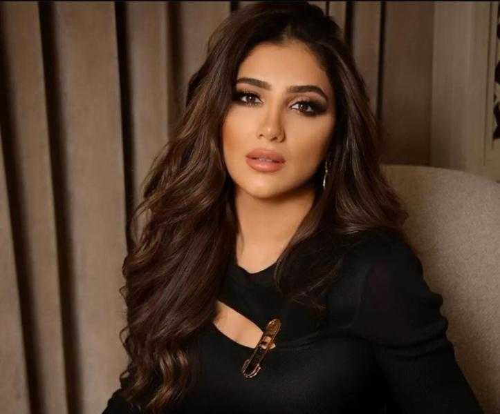 إطلالة ناعمة للفنانة مي عمر عبر إنستجرام