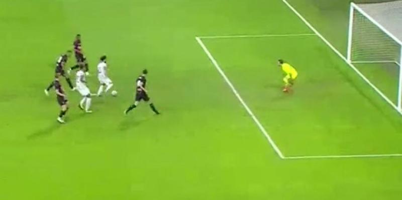 ليفربول ضد ميلان.. تقدم للريدز في الشوط الأول بهدفين