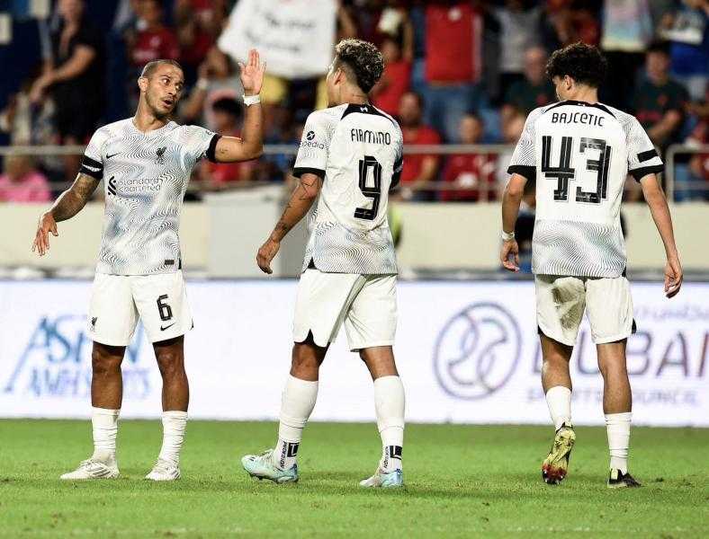 ليفربول يفوز على ميلان برباعية في كأس سوبر دبي