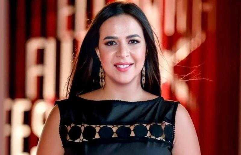 إيمي سمير غانم عن والديها: «محتاجه ليهم وبحاول أتعايش»