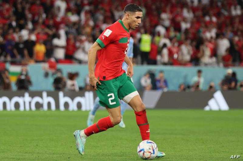 أشرف حكيمي يدخل في نقاش حاد مع رئيس فيفا