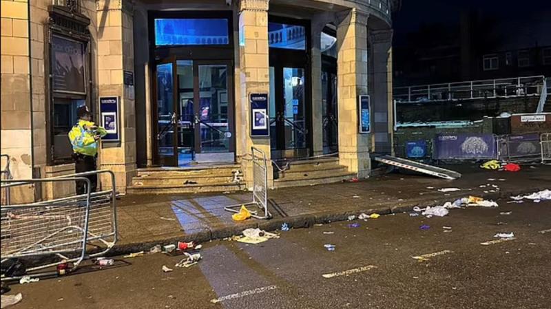 وفاة امرأة خلال حادث تدافع خارج حفل موسيقي بلندن