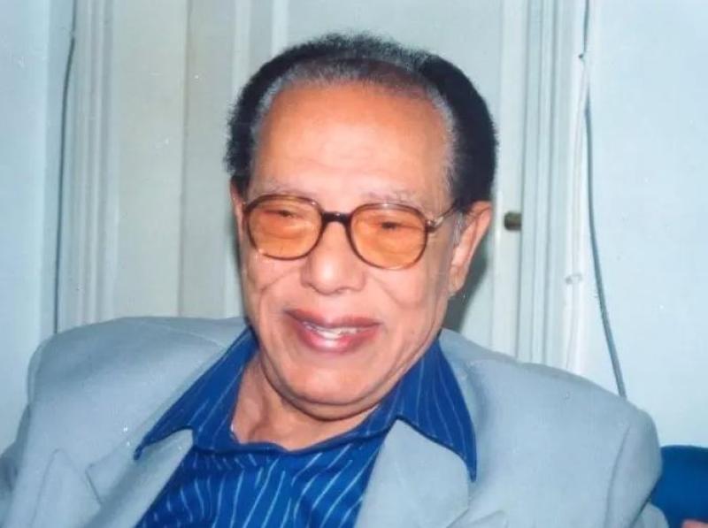 لماذا يقل الحب بعد الزواج؟.. إجابة صادمة من الدكتور مصطفى محمود «فيديو»