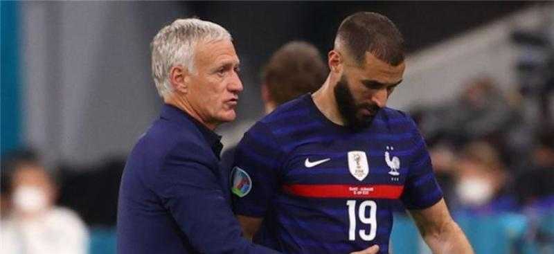 شاهد.. بنزيما يودع زملائه في منتخب فرنسا بهذه الطريقة