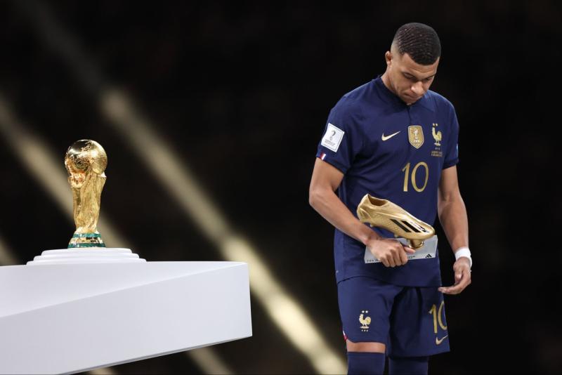 أول تعليق من مبابي بعد خسارة فرنسا نهائي كأس العالم 2022