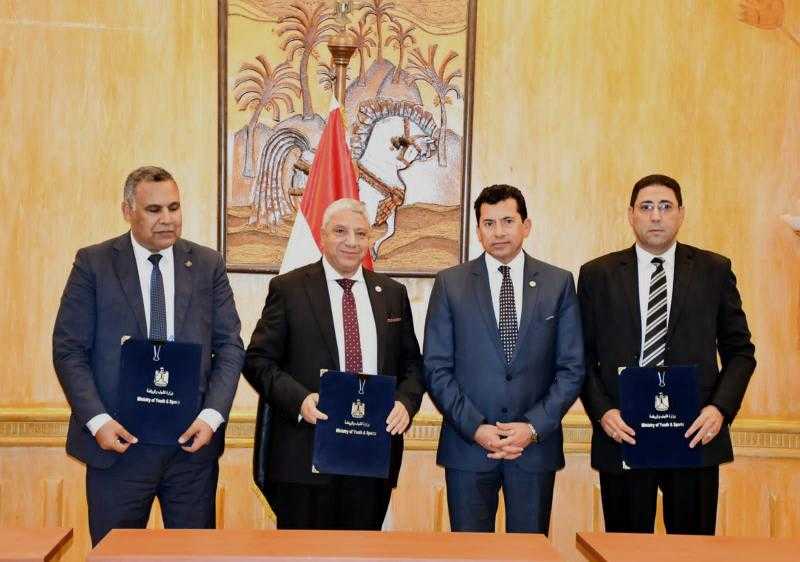 وزير الرياضة يشهد توقيع بروتوكول تعاون للطرح الاستثماري لعدد من منشآت نادى مدينة ٦ أكتوبر