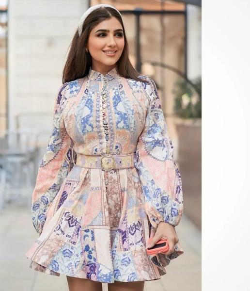 بألوان مبهجة.. مي عمر تخطف الأنظار على السوشيال ميديا