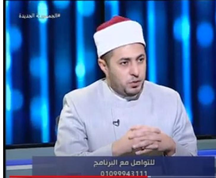 أزهري: التدخين محرم على المديون فقط.. فيديو