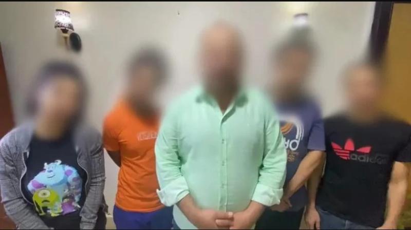 تجديد حبس حمادة صميدة وآخرين بتهمة فبركة فيديو عن رجال الشرطة