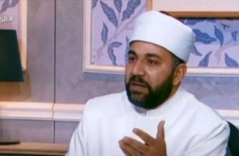 ما هو حكم الجماع بين الزوجين على التواصل الاجتماعي؟.. أزهري يُجيب