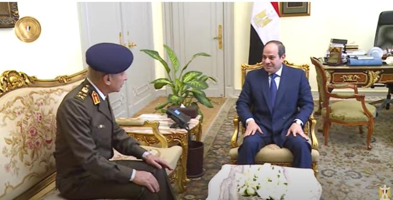 شاهد.. لقاء الرئيس السيسي بوزير الدفاع «فيديو»