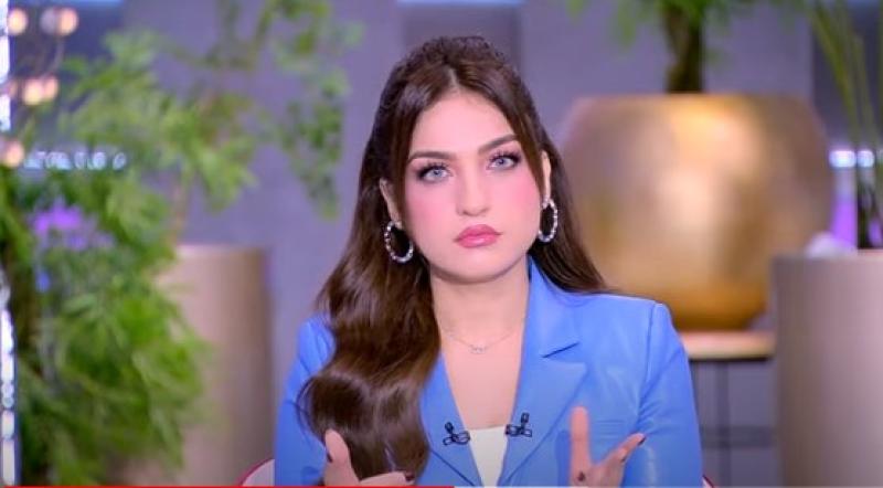 ياسمين عز للزوجات: «أول ما يدخل البيت تقومي تقفي انتباه».. فيديو