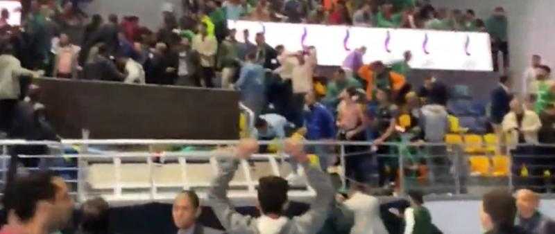 «قعدنا 20 دقيقة بدون إسعاف».. تفاصيل مفاجئة في حادث مباراة الأهلي والاتحاد السكندري