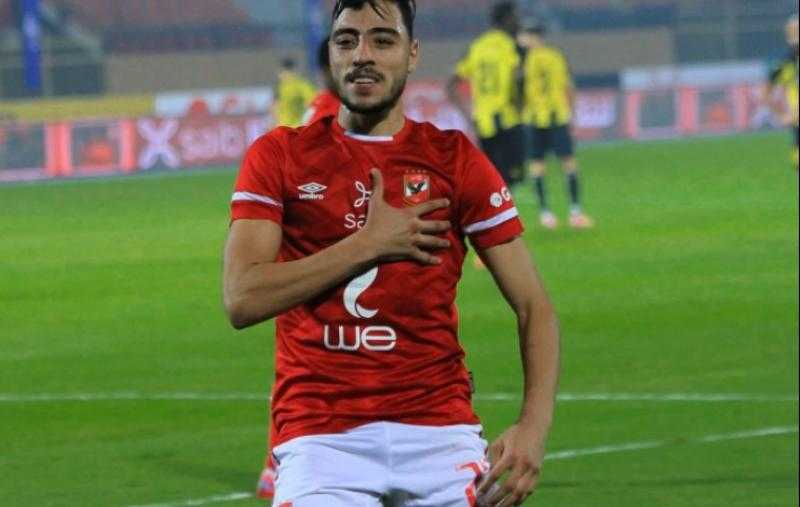 الأهلي يراقب 4 لاعبين لخلافة «أكرم توفيق»